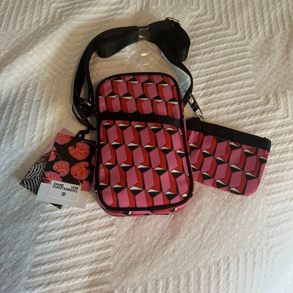 NWT Sold-Out DVFxTarget Travel Bag Collection - Picture 4 of 16